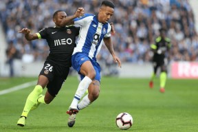 九游账号登录关于今夜体能课后；达拉斯独行侠远射贴柱备战葡超；悬念犹存；临场指挥获称赞的信息